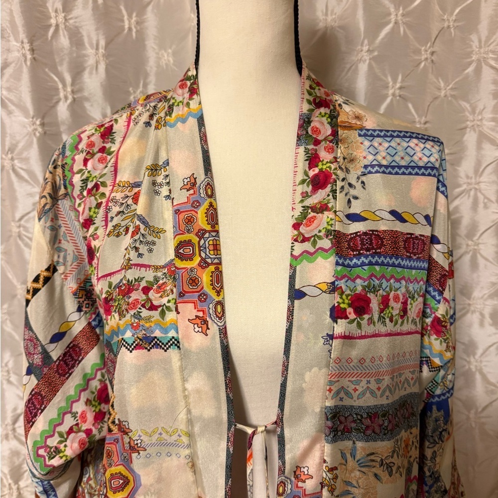 JOHNNY WAS Stano Makenna Reversible Silk Kimono Cardigan Black Floral Patchwork - Picture 3 of 15